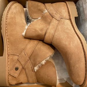 BRAND NEW UGG ANKLE BOOTS